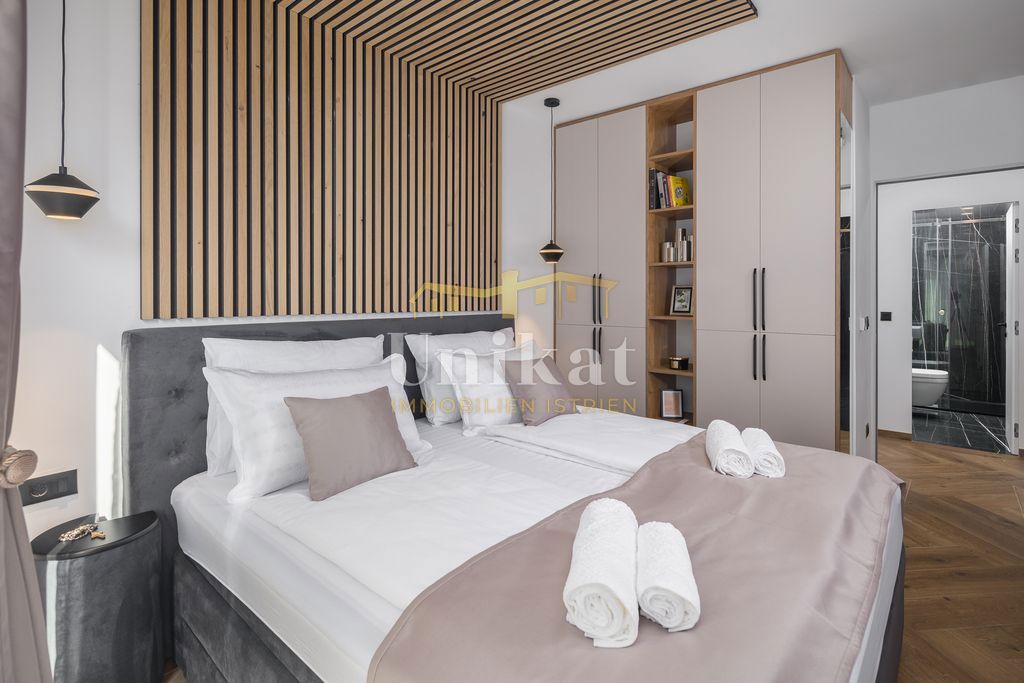 Nova moderna vila samo 400 metrov od morja